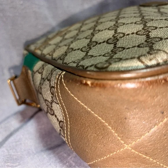 Gucci Beige GG Supreme Shoulder Bag with Green-Red Web Strap - Picture 4 of 12